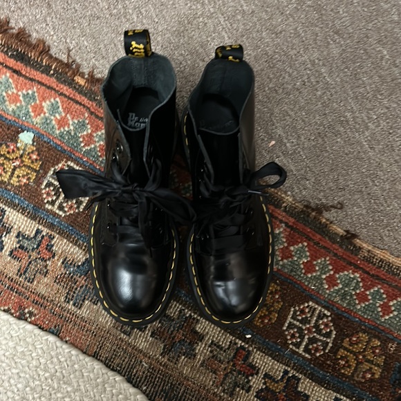 Dr. Martens Molly Boots - US SZ 9 Ribbon Laces - Picture 3 of 6